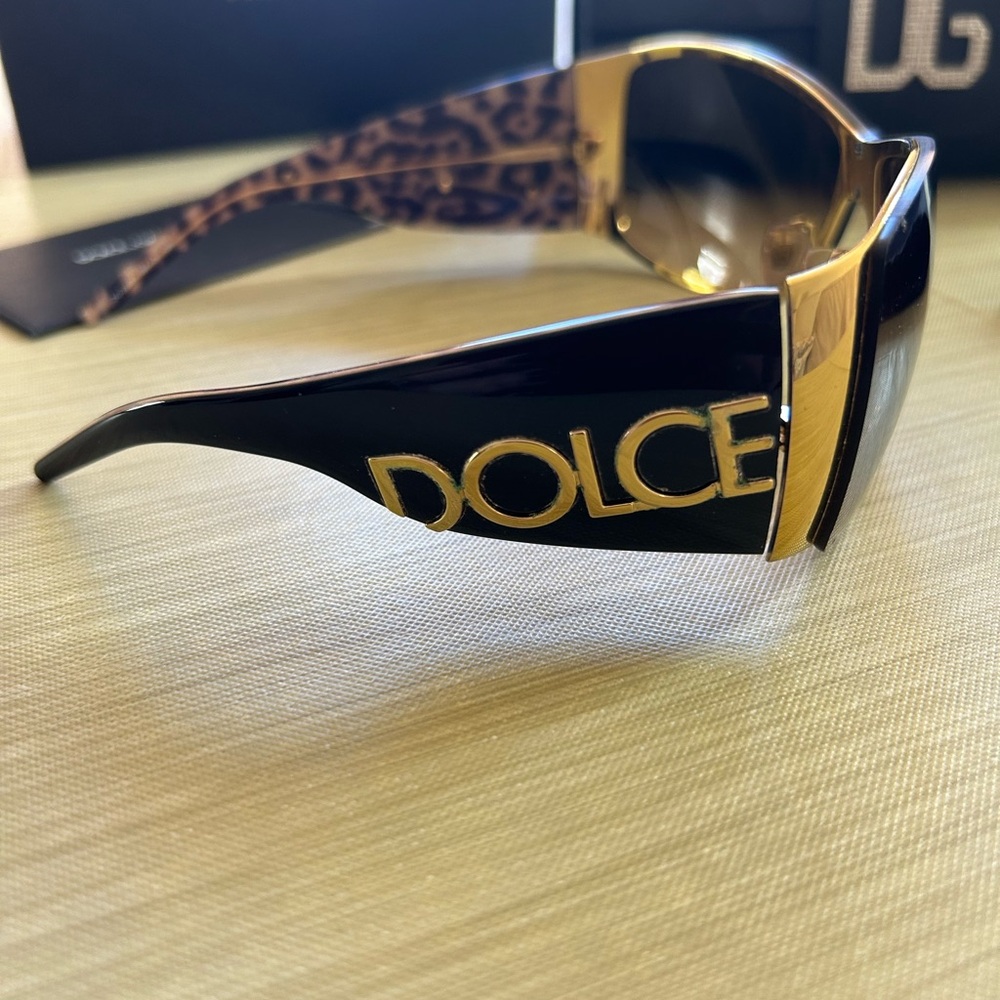 Dolce & Gabbana Vintage Sunglasses 😎 - Picture 3 of 10